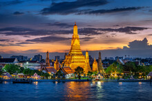 Wat Arun Ratchawararam At Sunset(Temple Of Dawn) Famous Tourist Destination In Bangkok, Thailand.