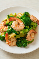 Wall Mural - stir-fried broccoli with shrimps