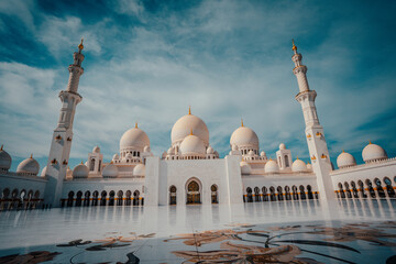 Sheikh Zayed Grand Mosque at dusk, Abu-Dhabi, UAE