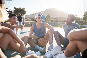 Canvas Print - Basketball, team and friends in social conversation for sports, exercise or training in the outdoors. Athletic men in sport meeting, collaboration or communication and relaxing together on the court