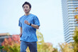 © west_photo - スポーツウェアを着た若い日本人の男性