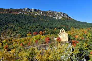 Poster - Autumn image of the Church of San Esteban in the town of Ribera. Valderejo Natural Park. Alava, Spain