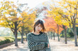 © peach100 - 紅葉と女性