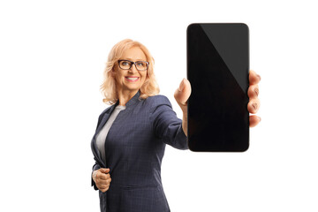 Poster - Mature businesswoman showing a smartphone screen