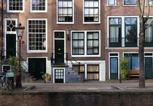 Amsterdam Leidsegracht Canal Street View With House Facades, Entrance Steps And Vintage Lamppost, Netherlands