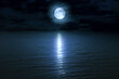 満月の月光に照らされた暗い海・海面　月見・十五夜　