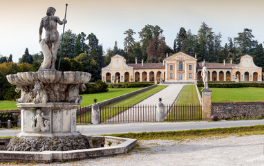 maser, treviso. fontana di nettuno verso la villa