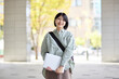 © west_photo - キャンパスライフを楽しむ若い日本人の大学生