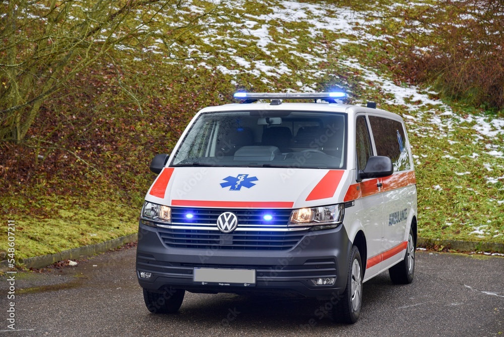 Volkswagen Transporter T6 – Ambulance SAMU Nogent-le-Rotrou 28 – ODEON 1/43