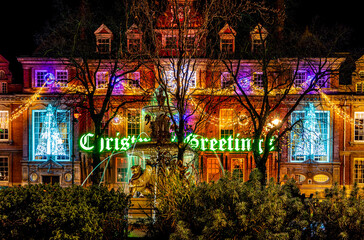 Wall Mural - View of Leicester town hall square in the night decorated for Christmas time