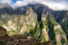 Trekking Through Tiger Leaping Gorge, A Scenic Canyon On The Jinsha River, Tributary Of The Upper Yangtze River, Located Between Jade Dragon Snow Mountain And The Haba Snow Mountain, Yunnan, China