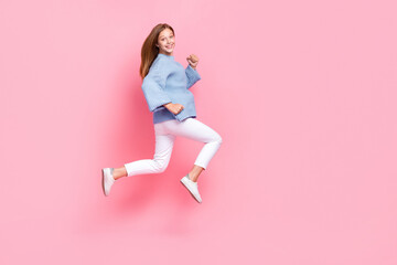 Poster - Full body size photo of young running hurry teenage age girl want shopping addicted wear stylish cheap clothes isolated on pink color background