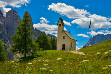 Leinwandbilder - Church Built Structure On Mountain Against Sky