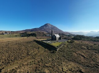 Leinwandbilder - Sacred Heart, Dunlewey, Co Donegal, Ireland. Church Under Errigal Mountain