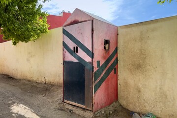 Canvas Print - A ooden security Booth in the street