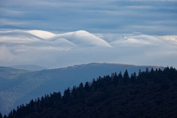 Canvas Print - nuages montagnes des vosges