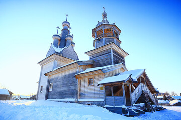 Wall Mural - wooden church in the Russian north landscape in winter, architecture historical religion Christianity