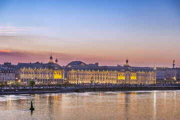 Fototapete - View of Bordeaux city center, France