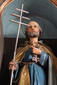 Saint Peter, statue on the main altar in the parish church Sacred Heart of Jesus and St. Ladislaus in Mali Raven, Croatia