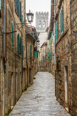 Canvas Print - Alley in an Italian old town