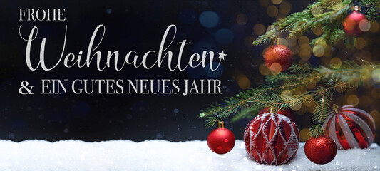 Wall Mural - Frohe Weihnachten & gutes neues Jahr Hintergrund Banner Panorama Grußkarte - Rote Christbaumkugeln hängen an festlich geschmücktem Weihnachtsbaum Christbaum mit Schnee, Schneeflocken