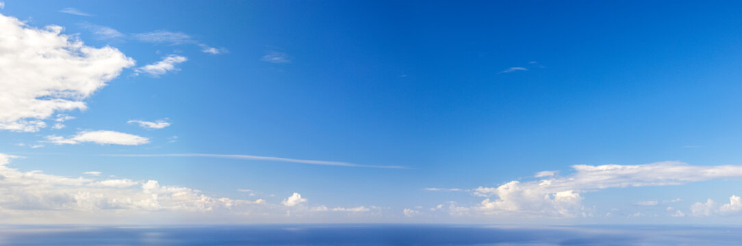 Fototapete - Panorama of the sky with clouds over sea