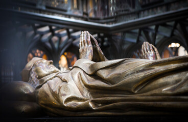 Wall Mural - Tomb on Edward II and his wife in Collegiate Church of St Peter at Westminster Abbey 