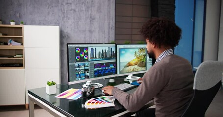 Fototapete - African American Video Editor Tech Job
