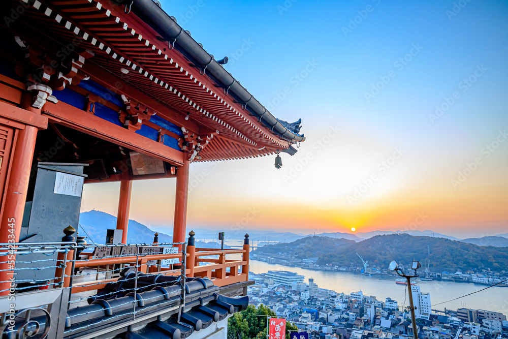 日の出と秋の千光寺 広島県尾道市 Sunrise and autumn at Senkoji