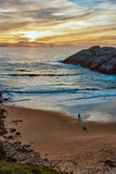 Fototapeta Fototapety z morzem do Twojej sypialni - Ślub na plaży podczas zachodu słońca
