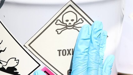 Canvas Print - The toxic symbol on chemical products, dangerous chemicals in industry or laboratory