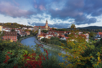 Wall Mural - Beautiful aerial view of Cesky Krumlov at sunrise with Castle - Cesky Krumlov, Czech Republic