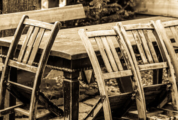 Poster - chairs at a sidewalk cafe