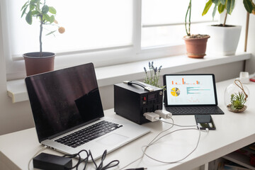 Portable multitasking charging station, power technology