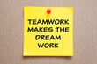 © Ivelin Radkov - Teamwork Makes The Dream Work Sticky Note Concept