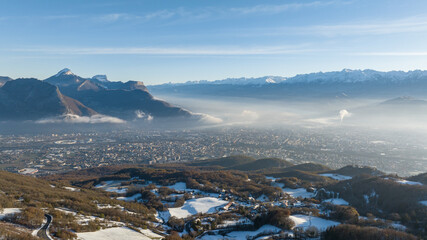 Vue aérienne de l'agglomération de Grenoble depuis le Vercors