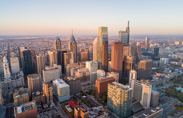 Canvas Print - Beautiful Sunset Skyline of Philadelphia, Pennsylvania, USA. Business Financial District and Skyscrapers in Background.