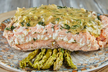 Sticker - Salmon fillet in Remoulade sauce in white wine with asparagus