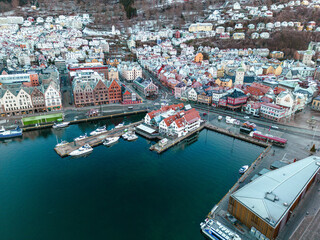 Wall Mural - Traditional Scandinavian architecture of the old town of Bergen at sunrise. Bergen, Vestland, Norway. 