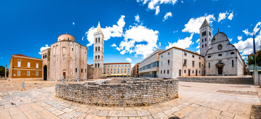 Canvas Print - Zadar historic square and cathedral of st Donat panoramic view