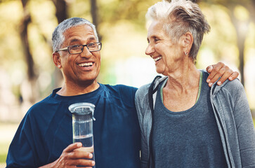 Canvas Print - Exercise, senior couple in park and water bottle for training, workout and smile. Mature man, elderly woman and hydration for practice, cardio and energy for wellness, health and fitness in nature.