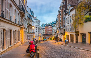 Wall Mural - Alley on Montmartre in Paris in the morning