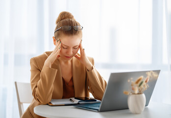 Canvas Print - woman working in the office