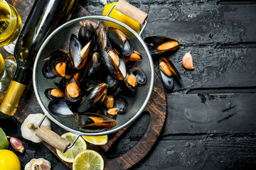 Sticker - Fresh seafood clams with white wine.