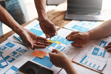 Programmers are working together to develop mobile apps that are modern and easy to use today.