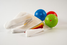 Indoor Golf Practice Air Flow Plastic Balls With Color Wooden Bamboo  Tees And White  Glove