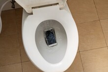 Smartphone In The Toilet 