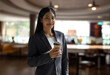 © Thongden_studio - asian business woman at coffee shop