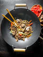 Canvas Print - Ready soba noodles with ginger, mushrooms and soy sauce.