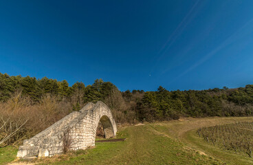 Canvas Print - Passerelle des Vendangeurs à Ceyzériat, Revermont, France